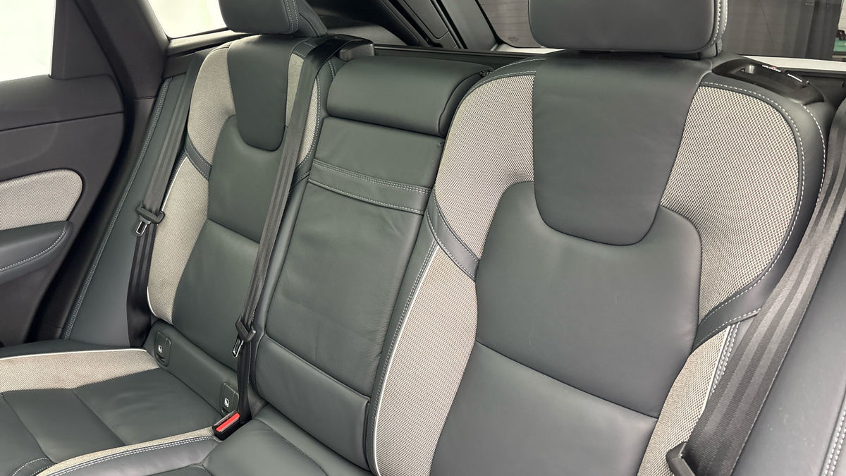 Used Volvo XC60 2020 for sale - 77213260: Photo 8