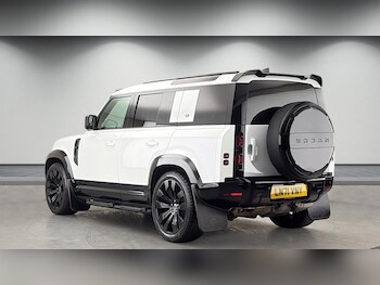 Used Land Rover Defender 110 2021 for sale - 78228419: Photo