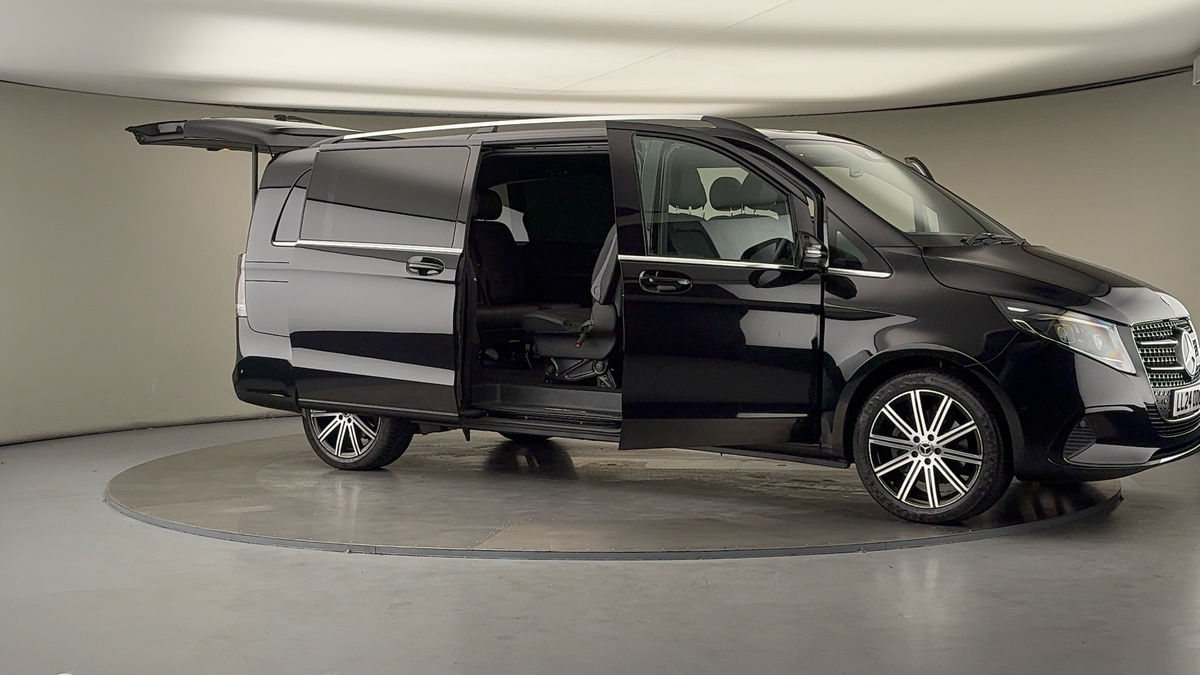 Used Mercedes-Benz V-Class 2024 for sale - 78213282: Photo 55