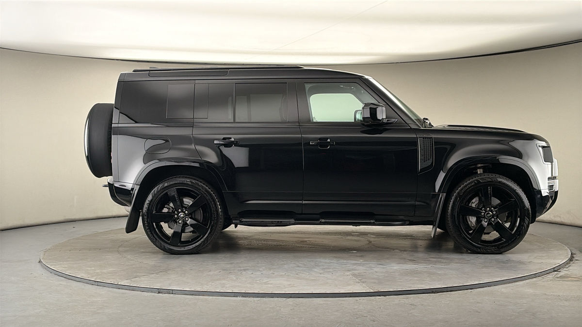 Used Land Rover Defender 2025 for sale - 78018083: Photo 16