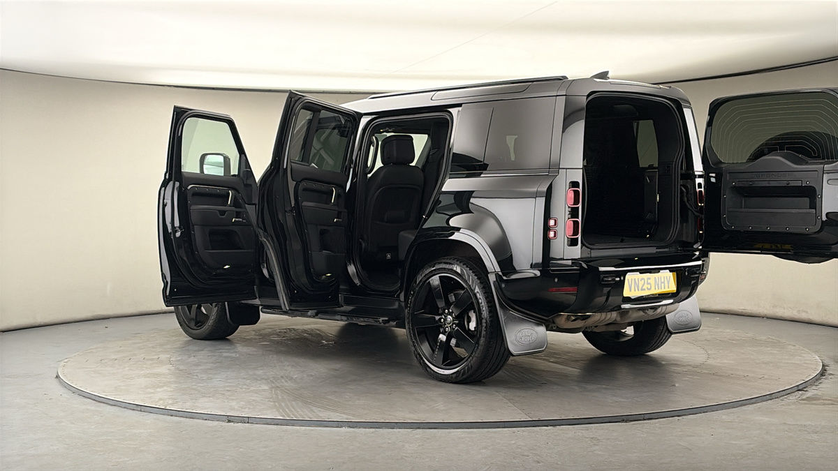 Used Land Rover Defender 2025 for sale - 78018083: Photo 44