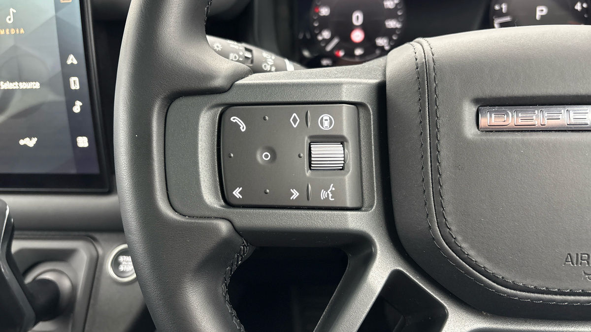 Used Land Rover Defender 2024 for sale - 77906142: Photo 13