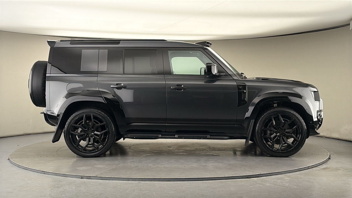 Used Land Rover Defender 2024 for sale - 77906142: Photo 16