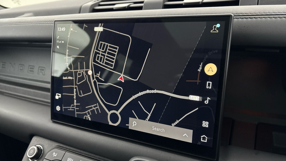 Used Land Rover Defender 2024 for sale - 77906142: Photo 17