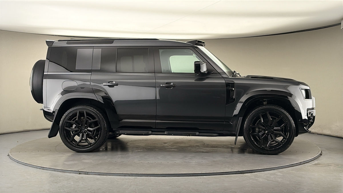 Used Land Rover Defender 2024 for sale - 77906142: Photo 41