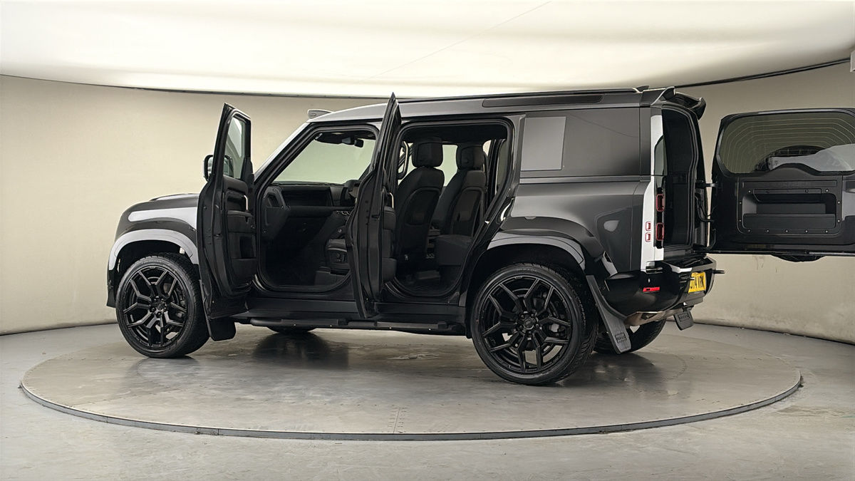 Used Land Rover Defender 2024 for sale - 77906142: Photo 50