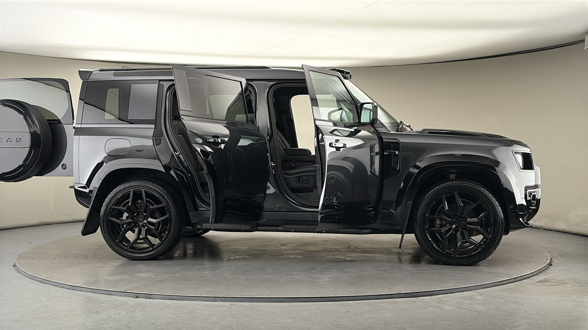 Used Land Rover Defender 2024 for sale - 77906142: Photo 60