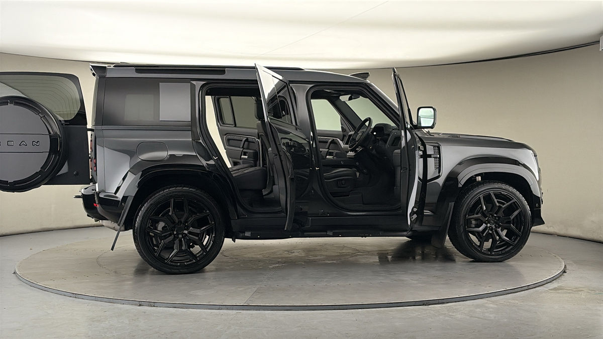 Used Land Rover Defender 2024 for sale - 77906142: Photo 61