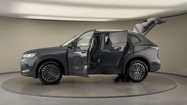 Used Volkswagen Tiguan 2024 for sale - 76163829: Photo 47