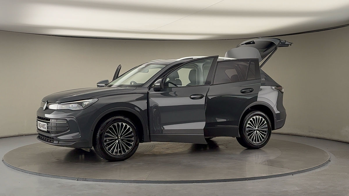 Used Volkswagen Tiguan 2024 for sale - 76163829: Photo 48