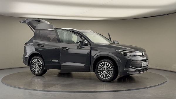 Used Volkswagen Tiguan 2024 for sale - 76163829: Photo 54