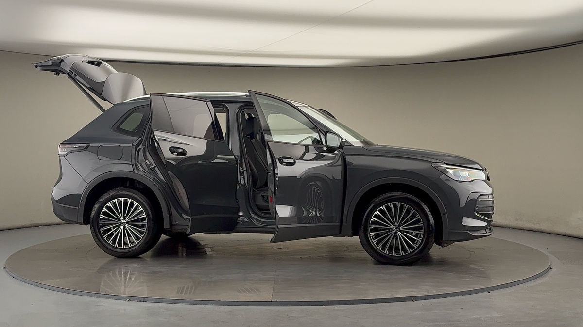 Used Volkswagen Tiguan 2024 for sale - 76163829: Photo 55