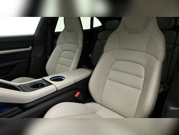 Used Porsche Taycan 2022 for sale - 75528775: Photo