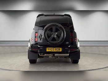 Used Land Rover Defender 110 2023 for sale - 78228425: Photo