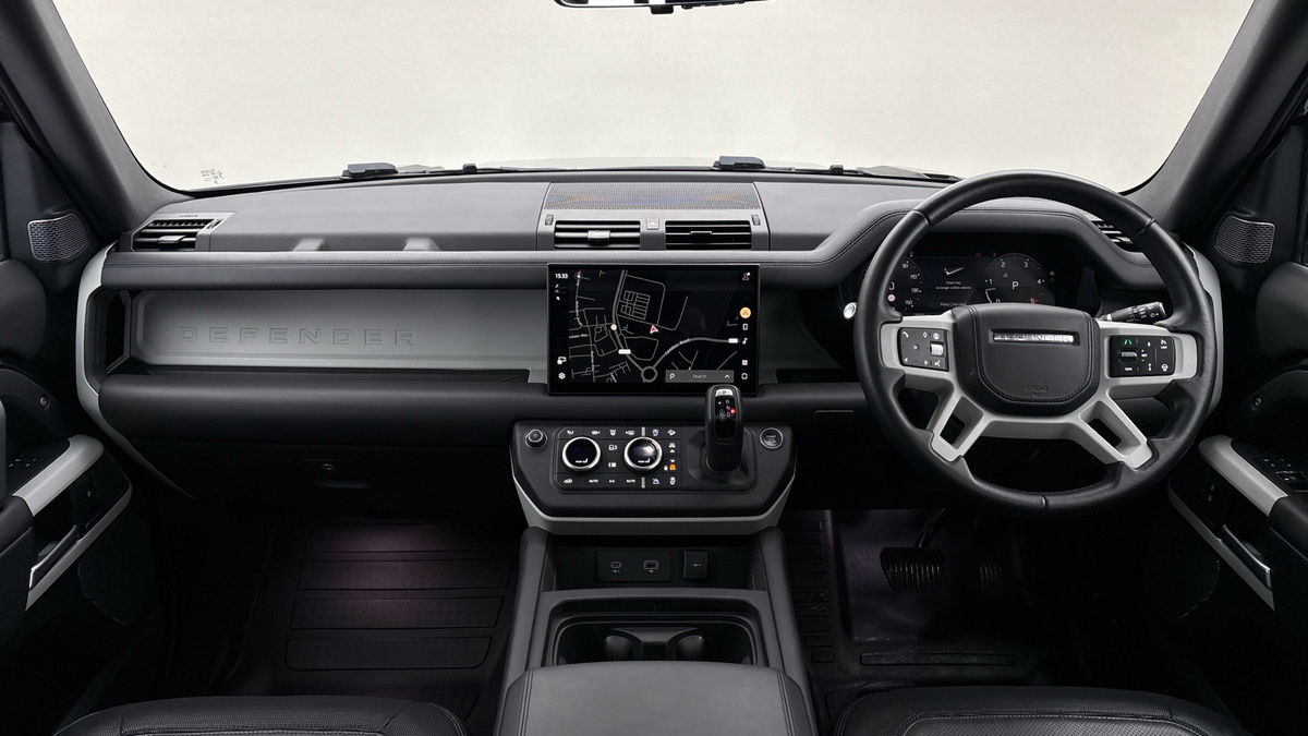 Used Land Rover Defender 110 2024 for sale - 76643159: Photo 12