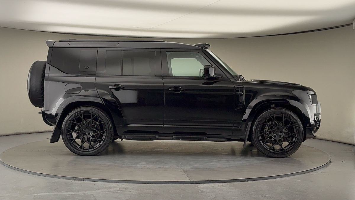 Used Land Rover Defender 110 2024 for sale - 76643159: Photo 16