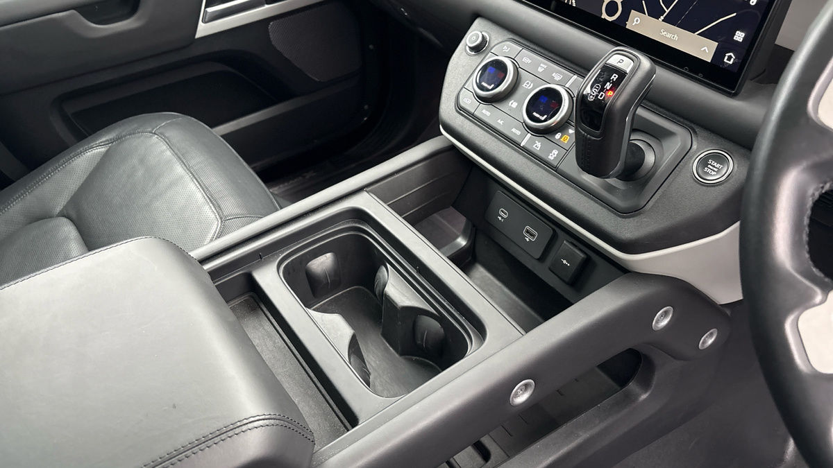 Used Land Rover Defender 110 2024 for sale - 76643159: Photo 18