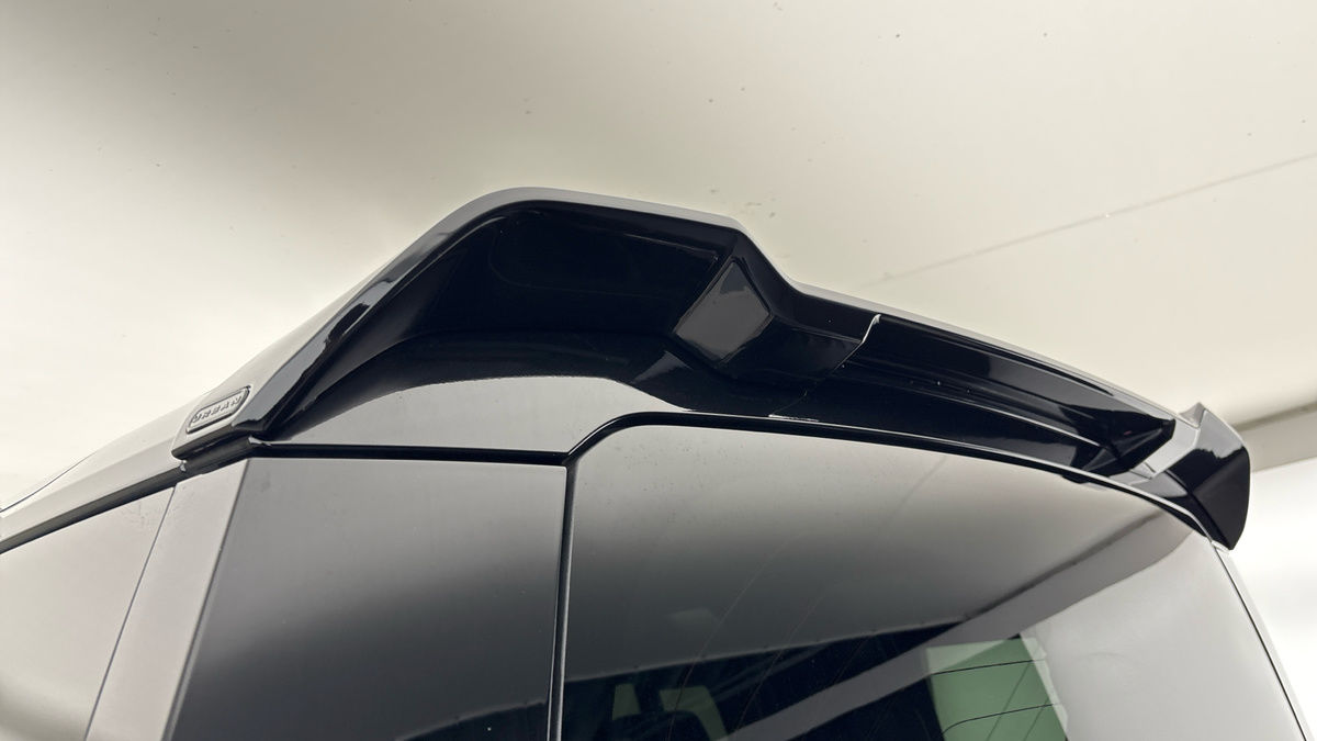 Used Land Rover Defender 110 2024 for sale - 76643159: Photo 29