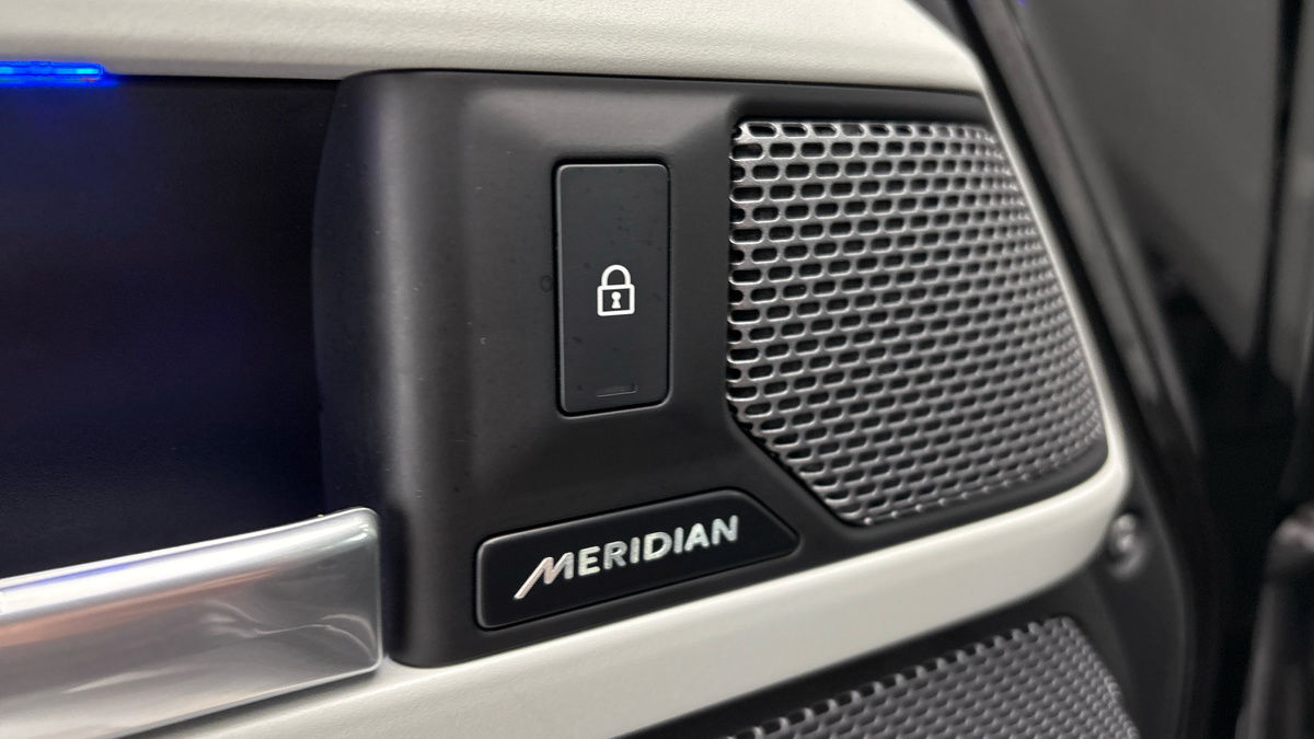 Used Land Rover Defender 110 2024 for sale - 76643159: Photo 31