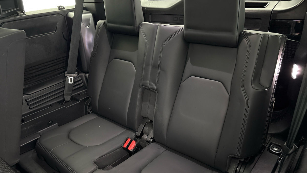 Used Land Rover Defender 110 2024 for sale - 76643159: Photo 32