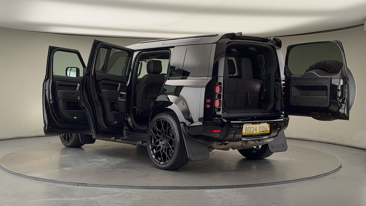 Used Land Rover Defender 110 2024 for sale - 76643159: Photo 51