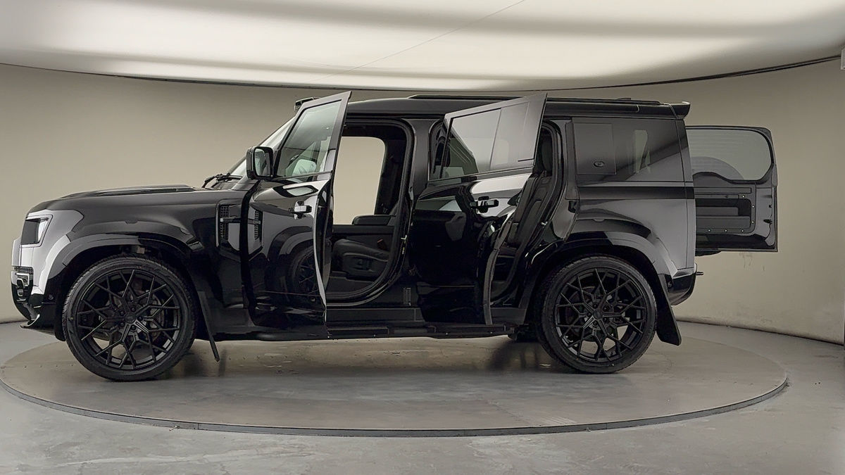 Used Land Rover Defender 110 2024 for sale - 76643159: Photo 55