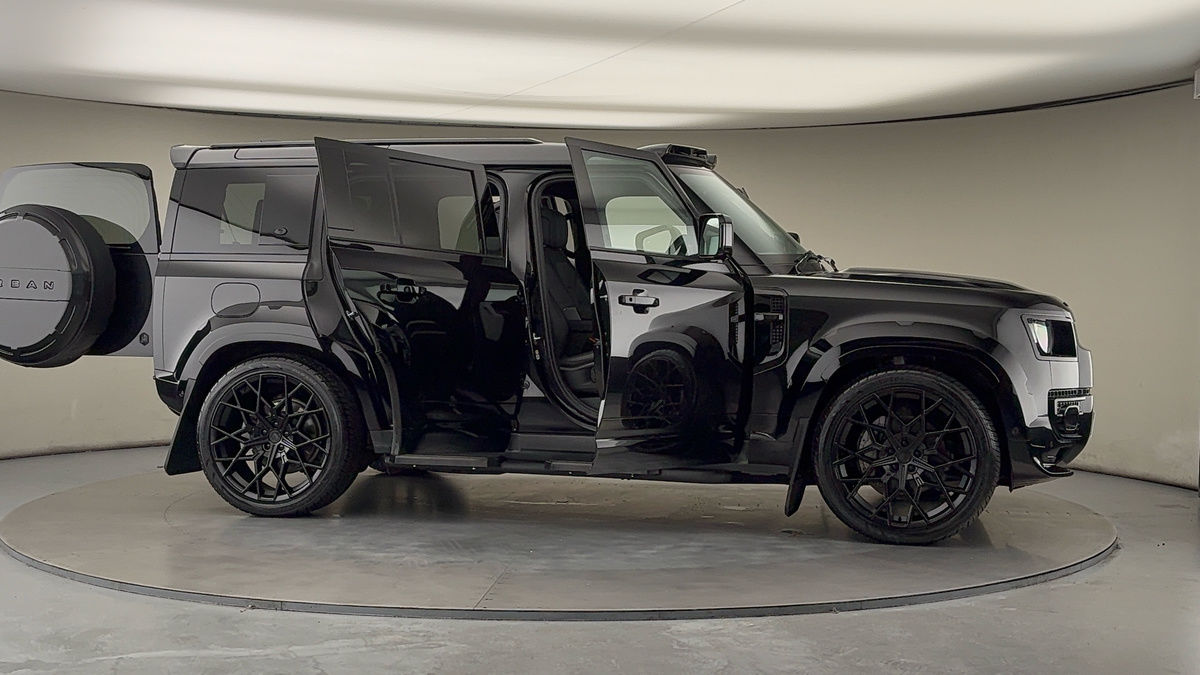 Used Land Rover Defender 110 2024 for sale - 76643159: Photo 63