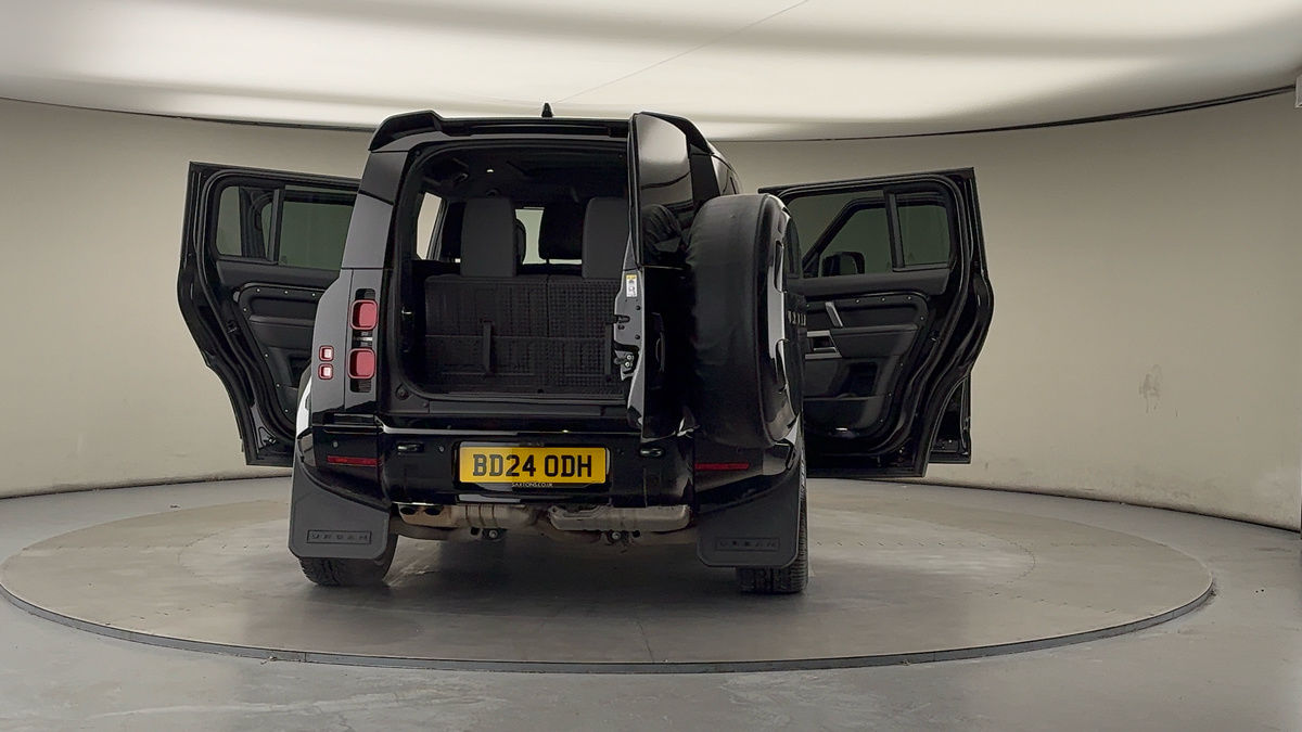 Used Land Rover Defender 110 2024 for sale - 76643159: Photo 68