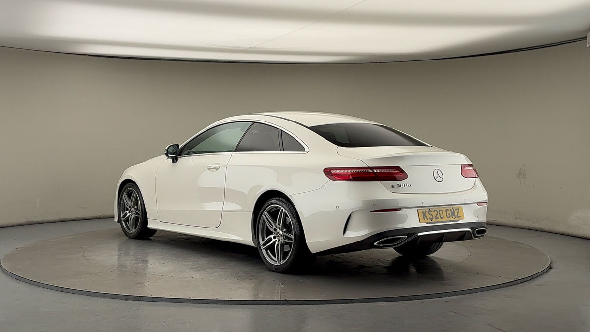 Used Mercedes-Benz E Class 2020 for sale - 76962991: Photo 2