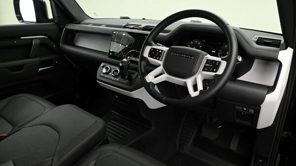 Used Land Rover Defender 90 2024 for sale - 75265568: Photo 2