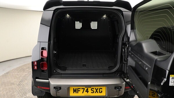 Used Land Rover Defender 90 2024 for sale - 75265568: Photo 7