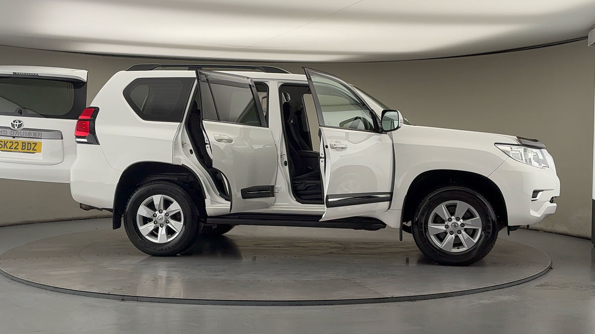 Used Toyota Land Cruiser 2022 for sale - 77521793: Photo 56