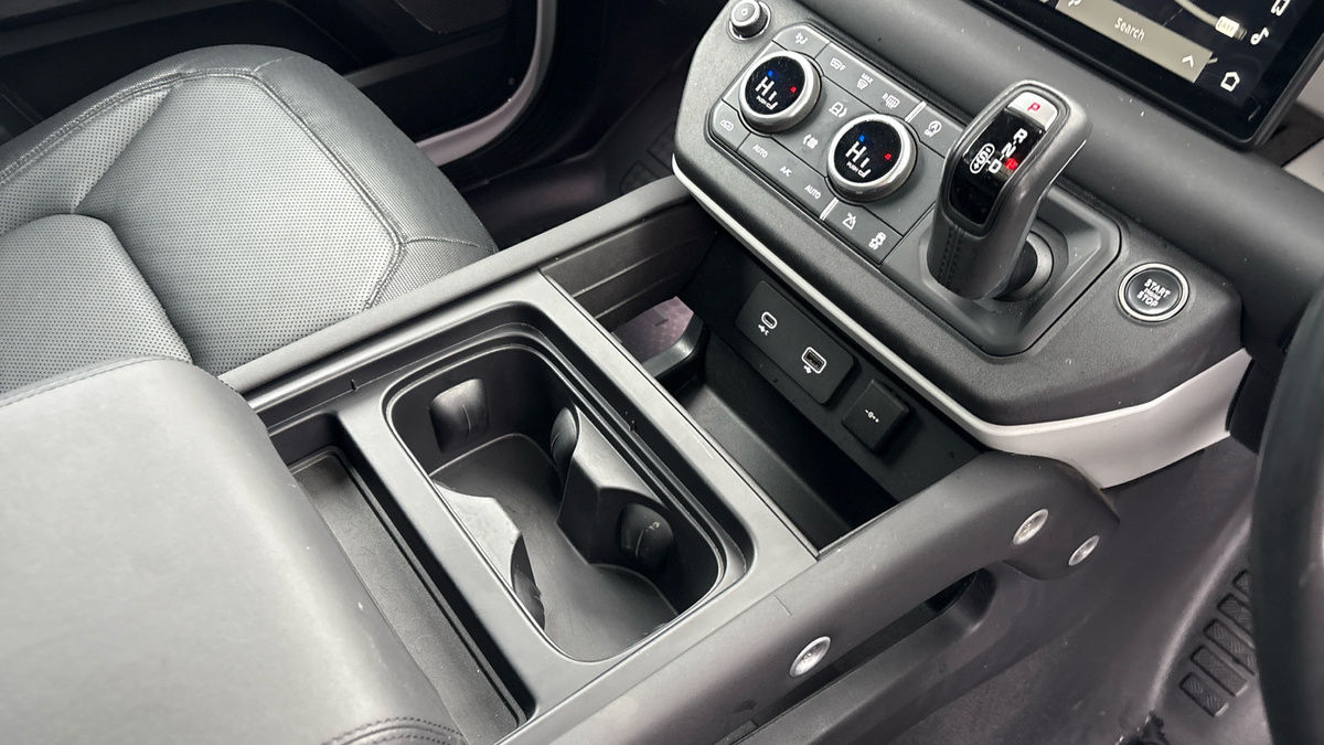 Used Land Rover Defender 110 2024 for sale - 77395046: Photo 18