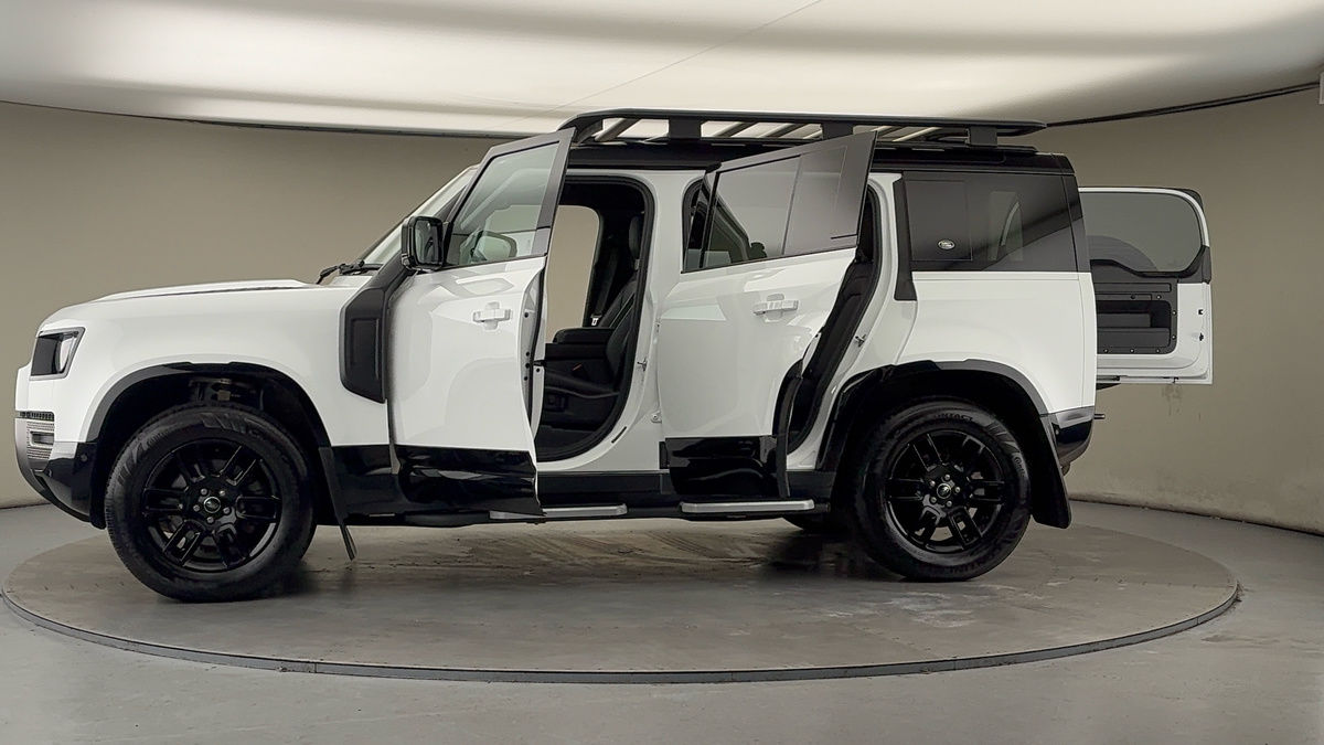 Used Land Rover Defender 110 2024 for sale - 77395046: Photo 48