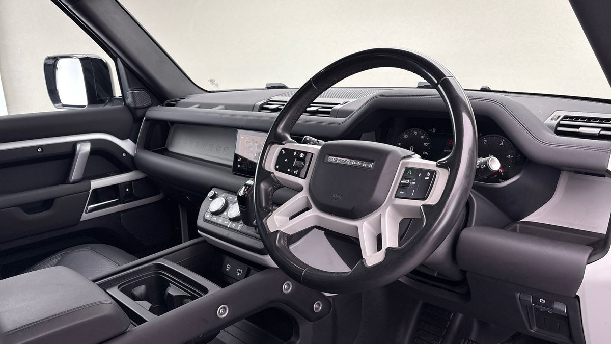 Used Land Rover Defender 110 2024 for sale - 77395046: Photo 5