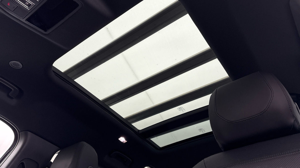 Used Land Rover Defender 110 2024 for sale - 77395046: Photo 6