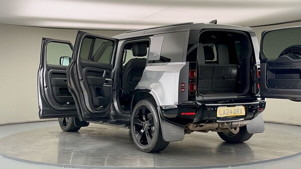Used Land Rover Defender 110 2024 for sale - 75833395: Photo 23