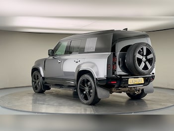 Used Land Rover Defender 110 2024 for sale - 75833395: Photo