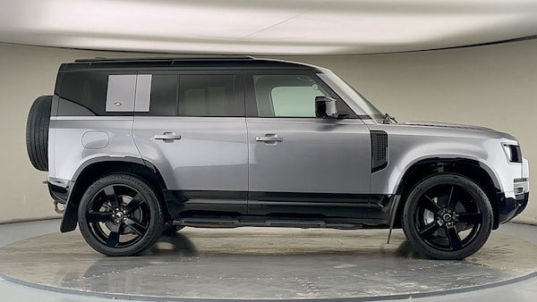 Used Land Rover Defender 110 2024 for sale - 75833395: Photo 37