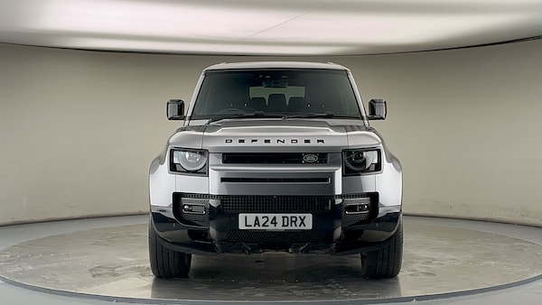 Used Land Rover Defender 110 2024 for sale - 75833395: Photo 3
