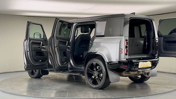 Used Land Rover Defender 110 2024 for sale - 75833395: Photo 44