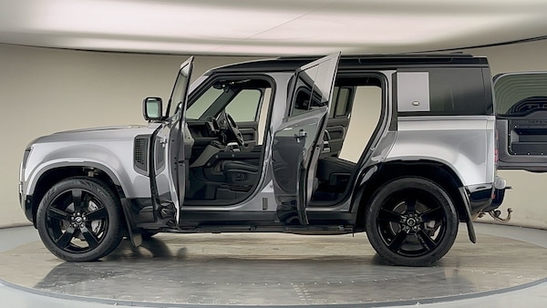 Used Land Rover Defender 110 2024 for sale - 75833395: Photo 47