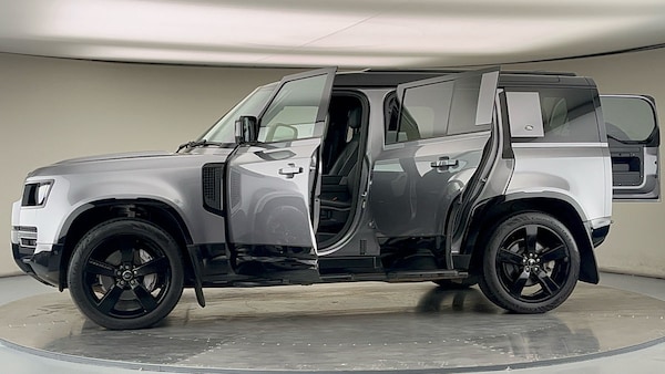Used Land Rover Defender 110 2024 for sale - 75833395: Photo 48