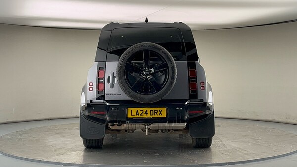 Used Land Rover Defender 110 2024 for sale - 75833395: Photo 4