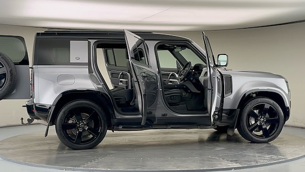 Used Land Rover Defender 110 2024 for sale - 75833395: Photo 57