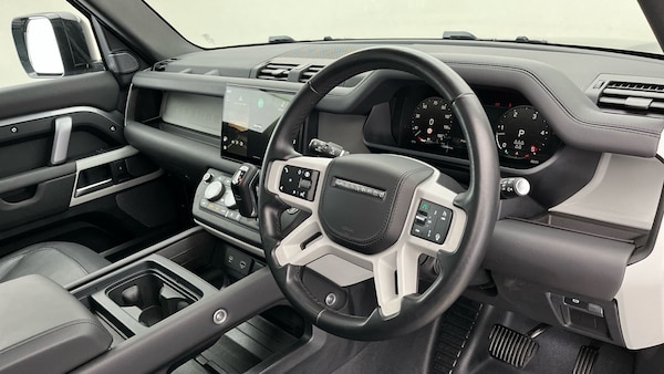 Used Land Rover Defender 110 2024 for sale - 75833395: Photo 5