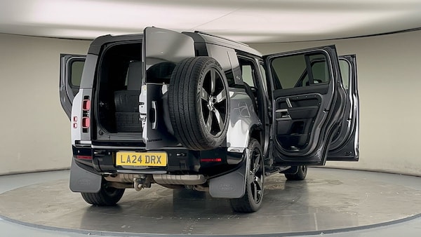 Used Land Rover Defender 110 2024 for sale - 75833395: Photo 60
