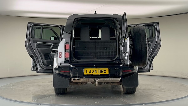 Used Land Rover Defender 110 2024 for sale - 75833395: Photo 61