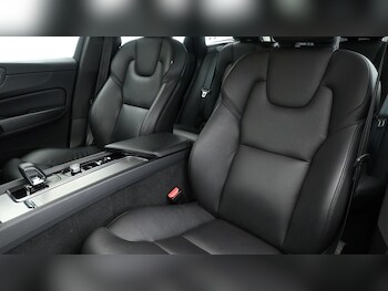 Used Volvo XC60 2023 for sale - 75099752: Photo