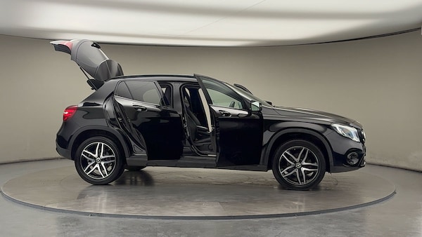 Used Mercedes-Benz GLA 2019 for sale - 76185931: Photo 55